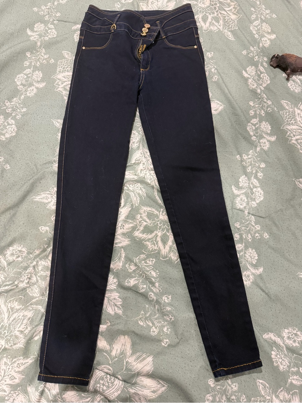 Women’s Navy Skinny Jeans with Stretch - Sleek Everyday Fit